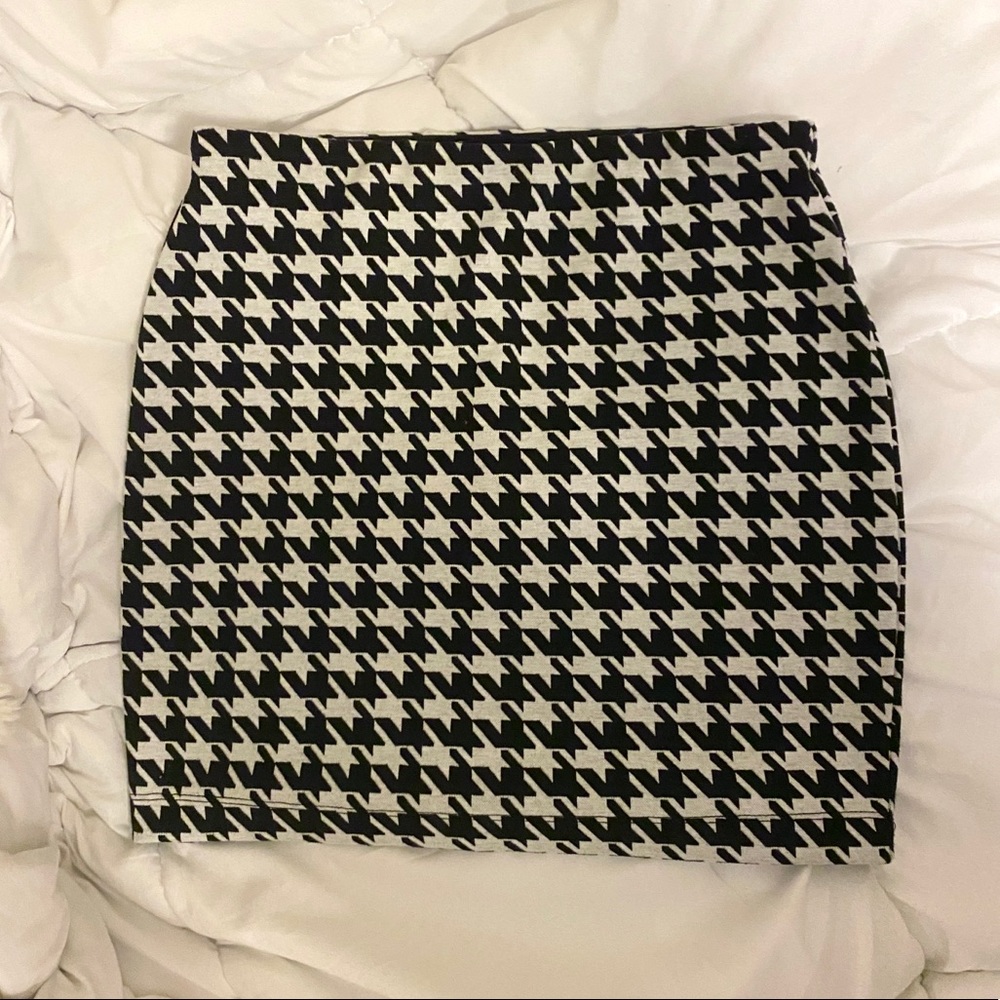 HOUNDSTOOTH EXPRESS SKIRT